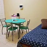 Tres Cerritos Sofi